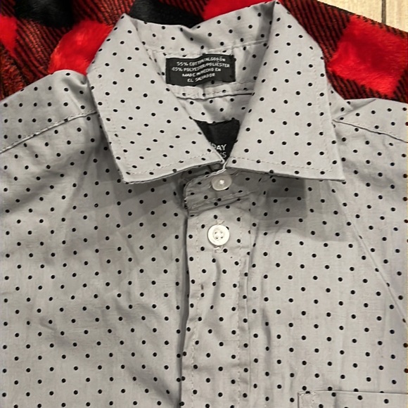 Boys Holiday Editions S C 6/7 Gray & Black Polkadots Button Down Shirt - Picture 2 of 12